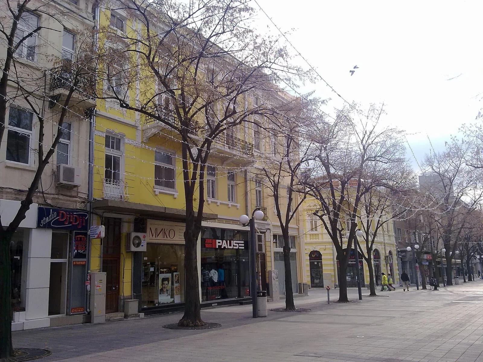 Burgas şehir merkezinde bir yaya sokağı